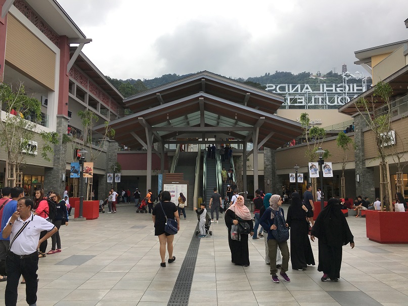 So this is Genting Highlands Premium Outlets! Super Lamig!