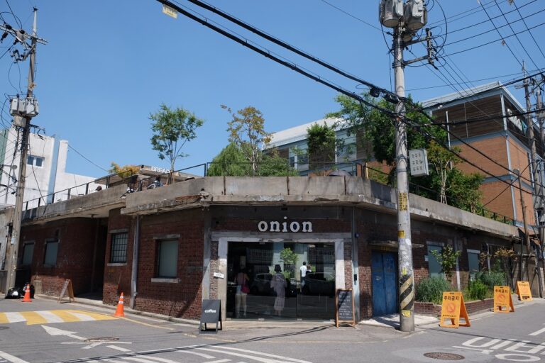 Onion Cafe Seongsudong, Seoul I Come, I See, I Hunt and I Chiak